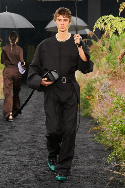 Look 48